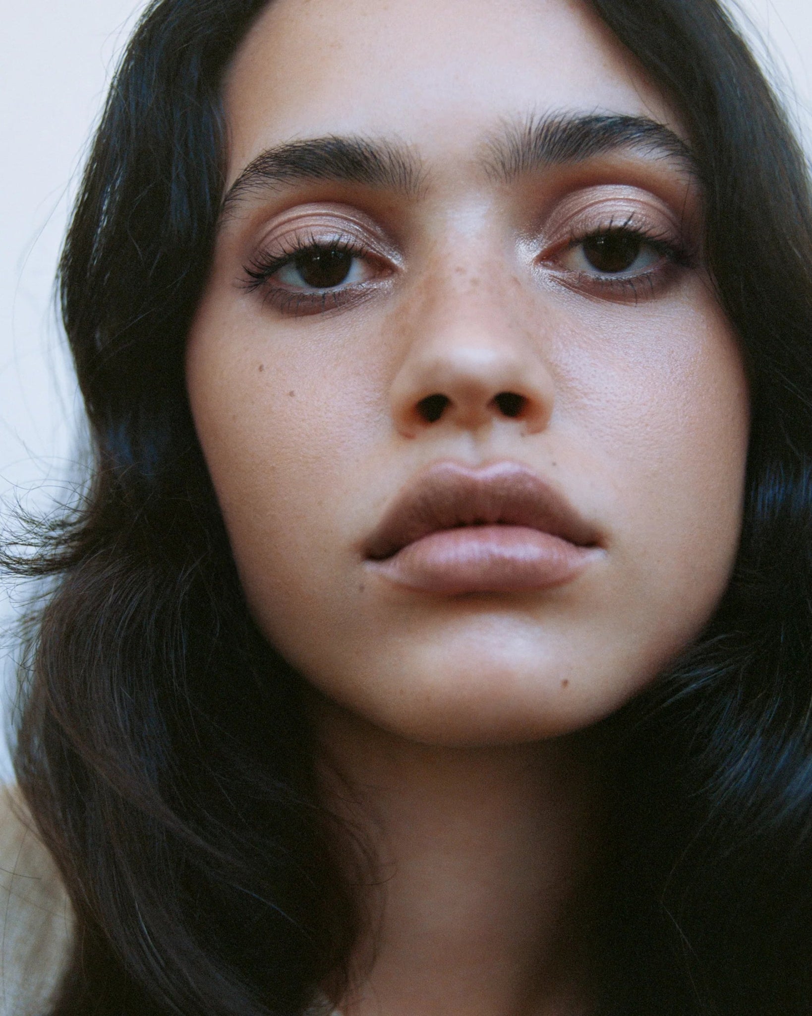 MANASI 7 All Over Colour Manketti portrait woman organic makeup natural beauty lifestyle