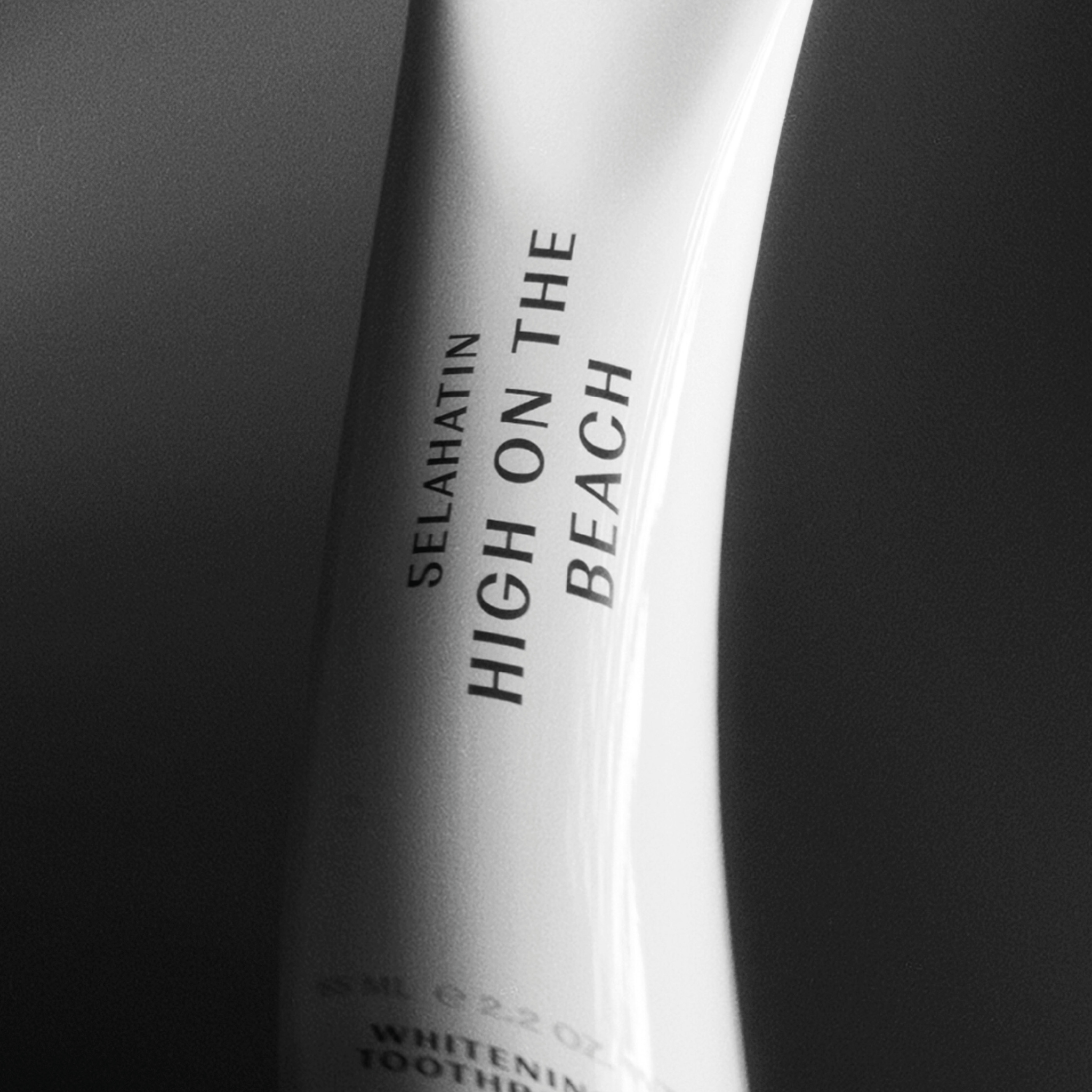 High On The Beach Whitening Toothpaste - TYPEYOURSKIN - SELAHATIN - TYPEYOURSKIN