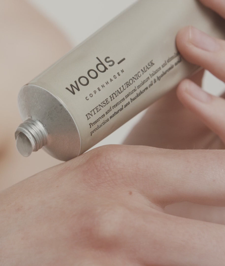 Woods Copenhagen Intense Hyaluronic Mask video tutorial - close-up of mask application demonstrating rich, hydrating texture on skin, showcasing smooth, even coverage